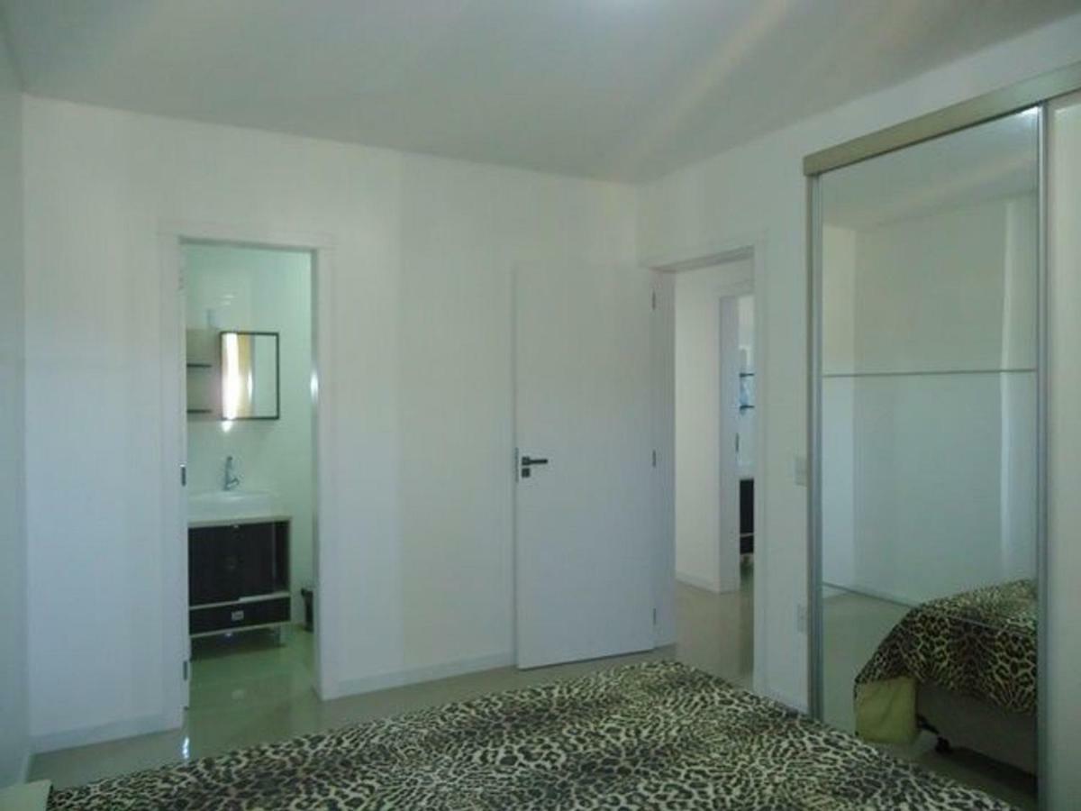 Res. Antonio Pinheiro. Apartamento Com 2 Dormitorios. Bombinhas Luaran gambar